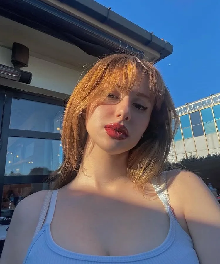 Özlem - Kadıköy Escort