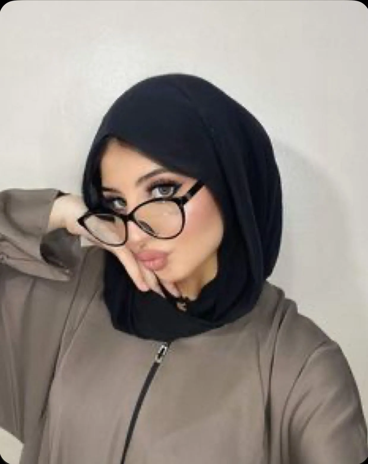 Acelya - Kadıköy Escort
