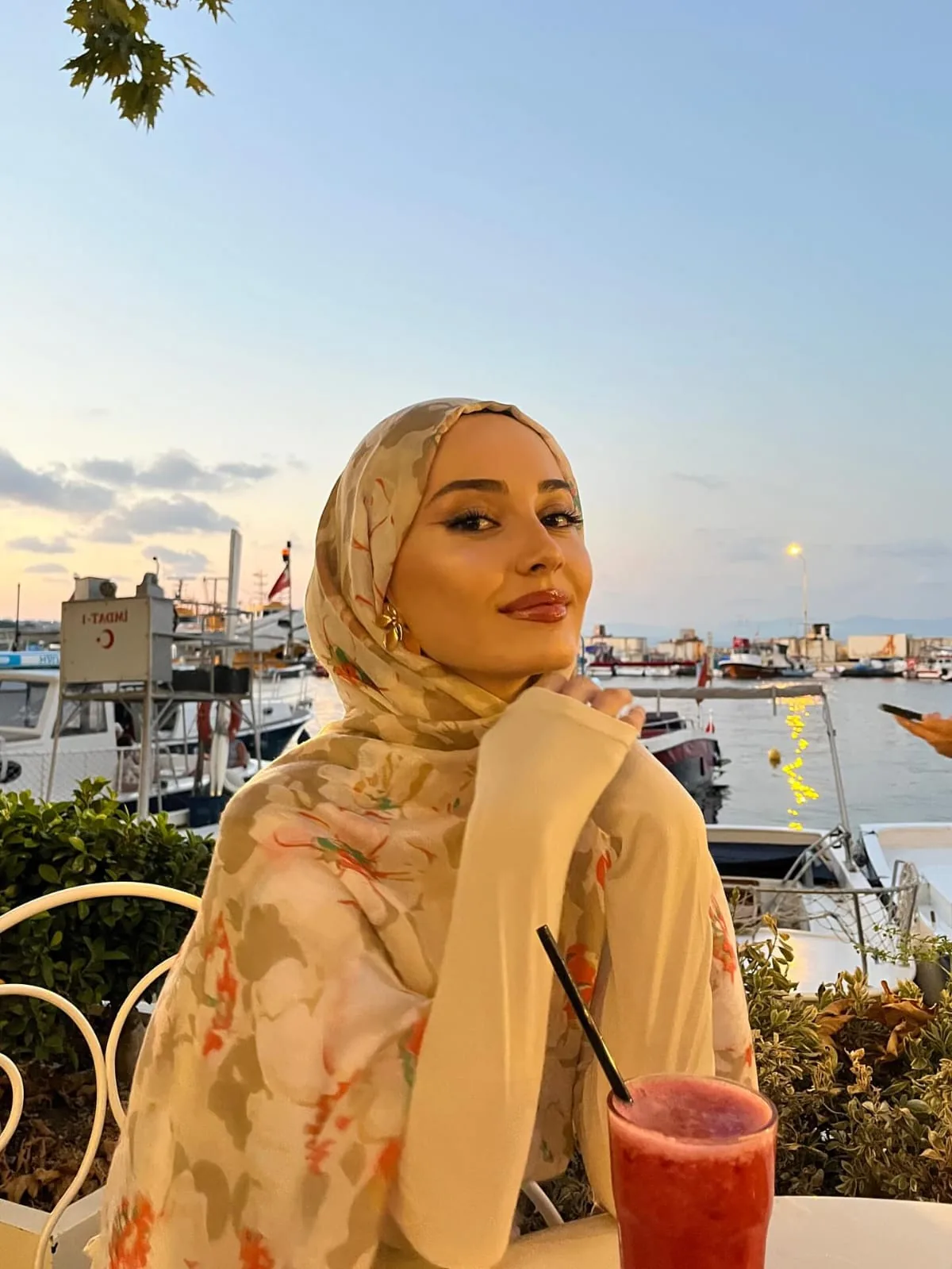 Esra - Kadıköy Escort